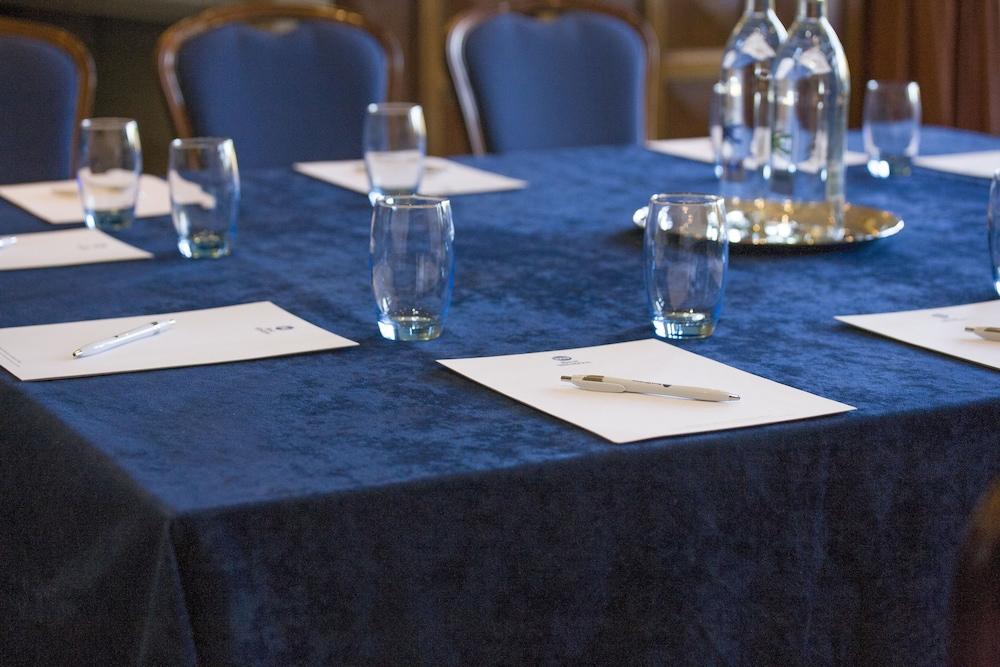 הייוורדס הית' The Birch Hotel מראה חיצוני תמונה