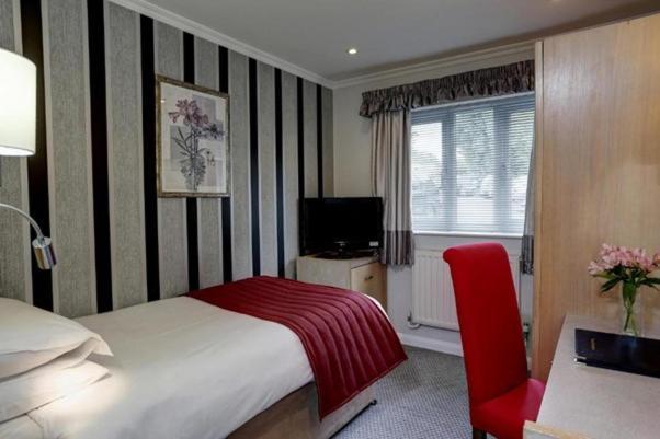 הייוורדס הית' The Birch Hotel מראה חיצוני תמונה