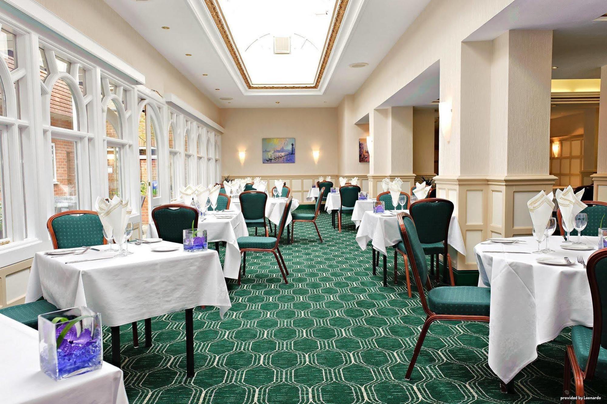 הייוורדס הית' The Birch Hotel מסעדה תמונה