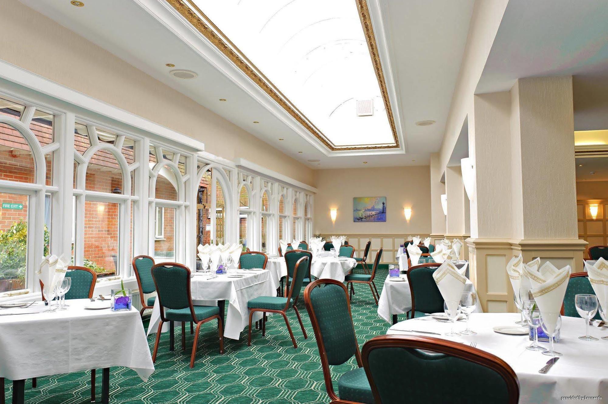 הייוורדס הית' The Birch Hotel מסעדה תמונה